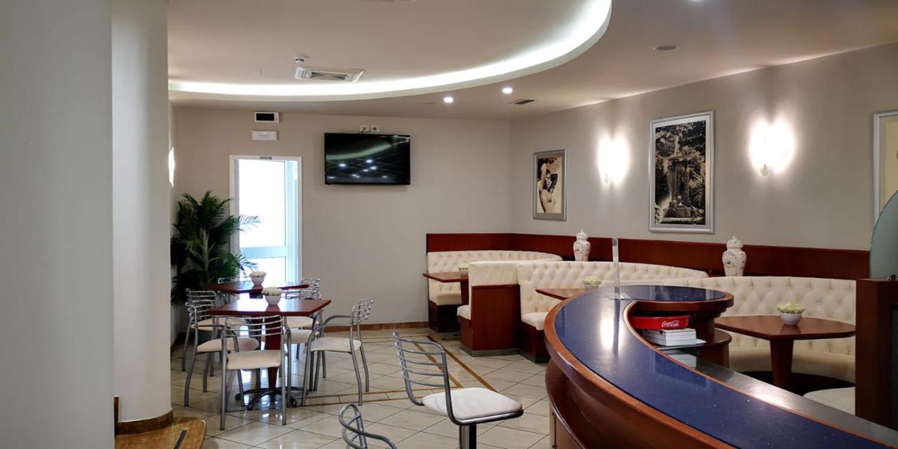 Hotel Cavalli Cattolica Eksteriør bilde