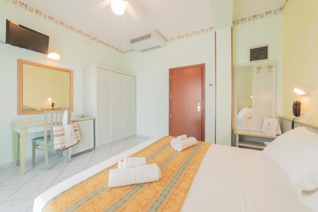 Hotel Cavalli Cattolica Eksteriør bilde
